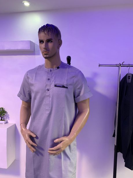 A simple and detailed ash kaftan