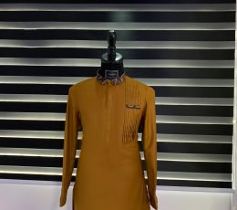 Stunning gold Kaf with a Peter pan collar
