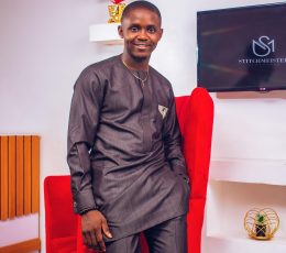 A deep brown kaftan X fancy welt